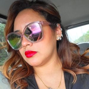 Meet your Posher, Heidi